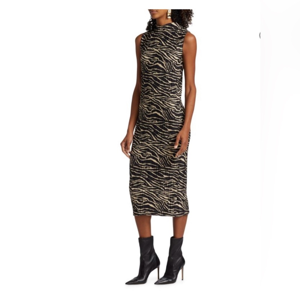 NWT RAILS Wakely Dress Mock neck dress with luxe plisse fabrication.